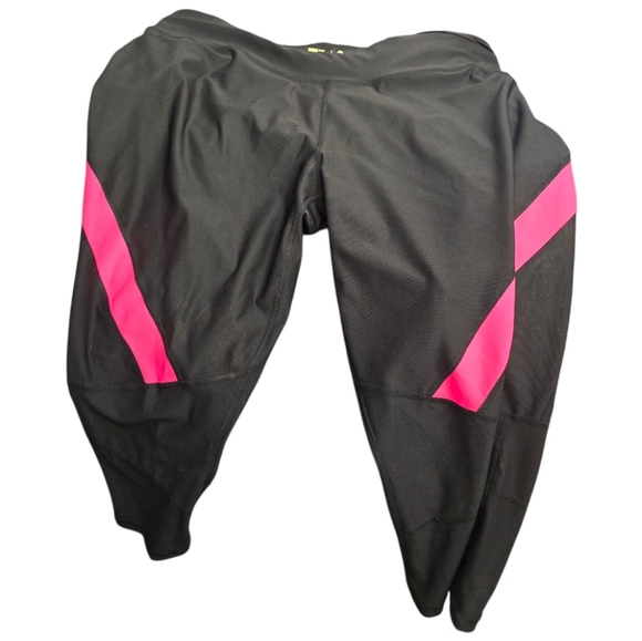 Xersion Black and Pink Women's Capri Leggings, Plus Size 2X, NWT - Picture 2 of 5